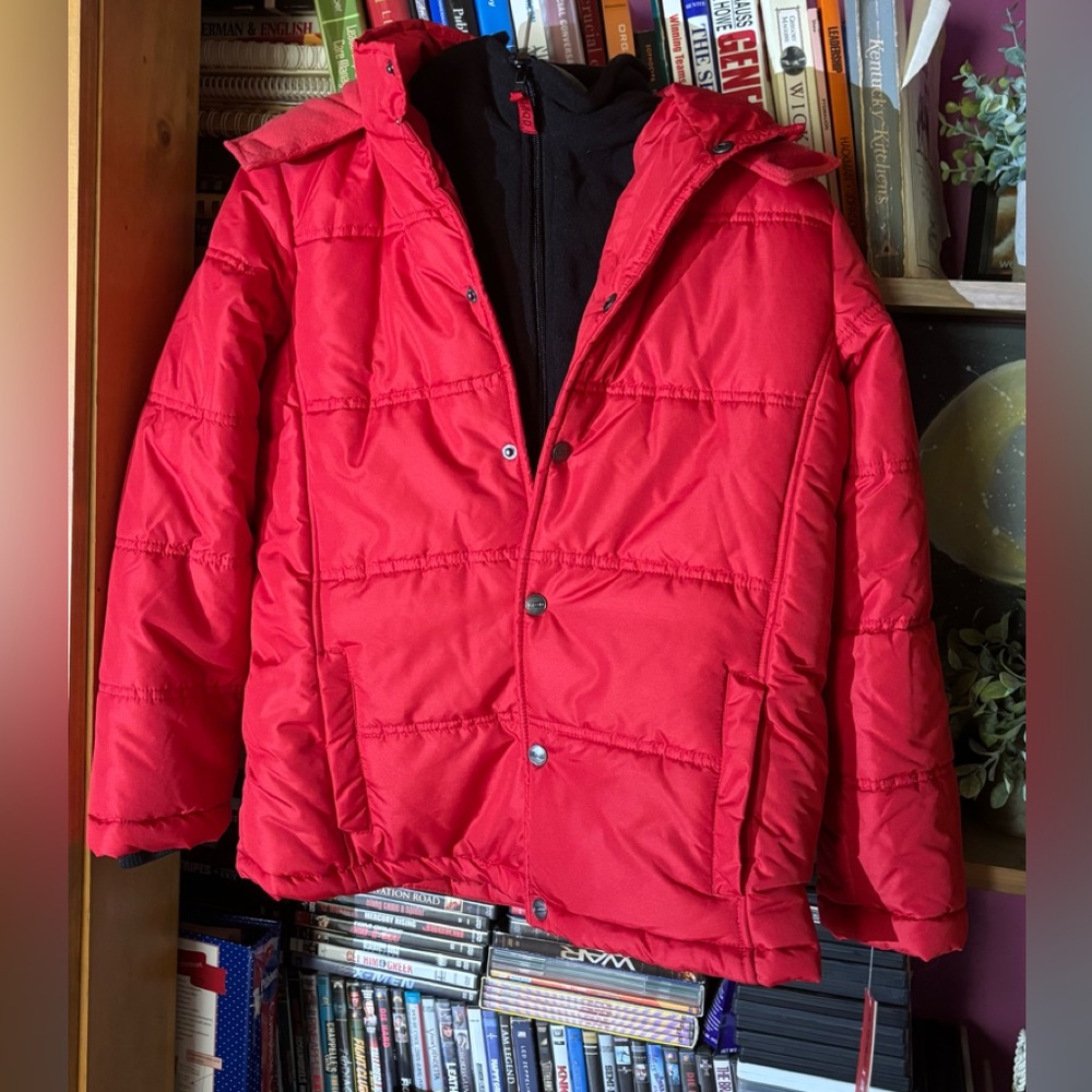 IZOD Boy’s Size 10/12 Microfiber Shell Red & Black Hooded Winter Puffer Coat NWT